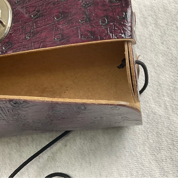 UNIQUE NO BRANDED WOMEN’S CYLINDER CROSSBODY BAG LITTLE PURSE COLOR: BURGUNDY - Picture 13 of 16